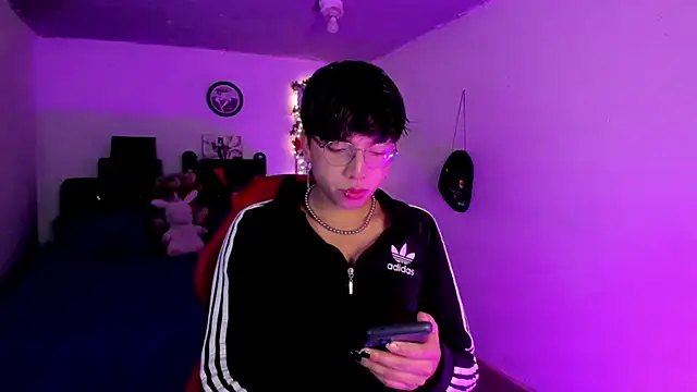 AnggelONfiree online show from February 2026 12:07:01 AM