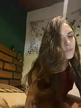 isadelasestrellas online show from April 2026 12:00:02 PM