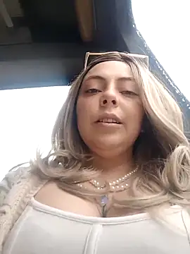 madelaine- online show from November 2025 07:02:01 PM