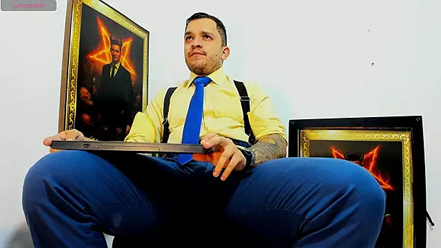 Snapshot of tony_landri chatting on May 2026 01:25:02 AM tony landri online show from May 2026 01:25:02 AM