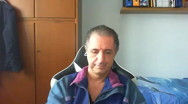 Snapshot of lliuk70mi chatting on February 2025 12:26:02 PM lliuk70mi online show from February 2025 12:26:02 PM