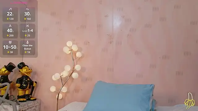 Snapshot of littleebonymommy chatting on April 2026 07:52:01 PM littleebonymommy online show from April 2026 07:52:01 PM