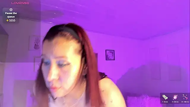 Alexx Scoot online show from November 2025 07:35:02 PM