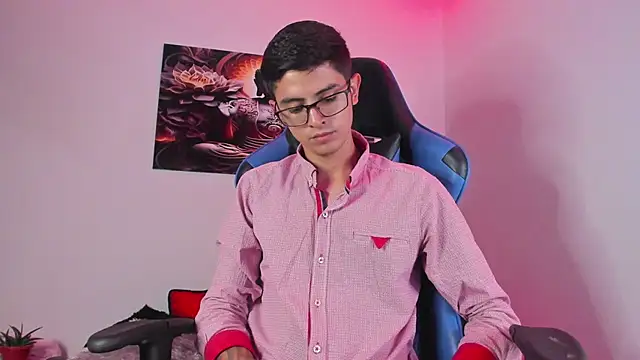 Snapshot of Ethan_Sai___ chatting on February 2025 11:45:01 PM Ethan Sai online show from February 2025 11:45:01 PM