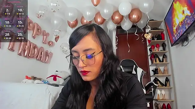 SophieBaker   online show from November 2025 01:27:01 AM