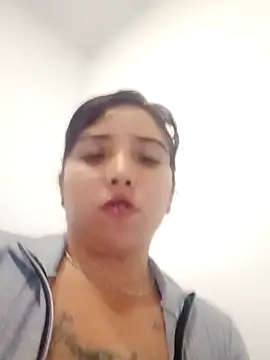 Snapshot of Cloe2520 chatting on December 2024 01:25:01 AM Cloe2520 online show from December 2024 01:25:01 AM