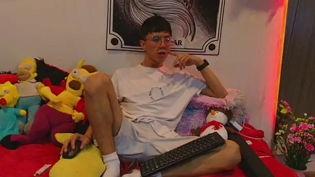 Justyn Ross online show from December 2025 02:32:02 AM