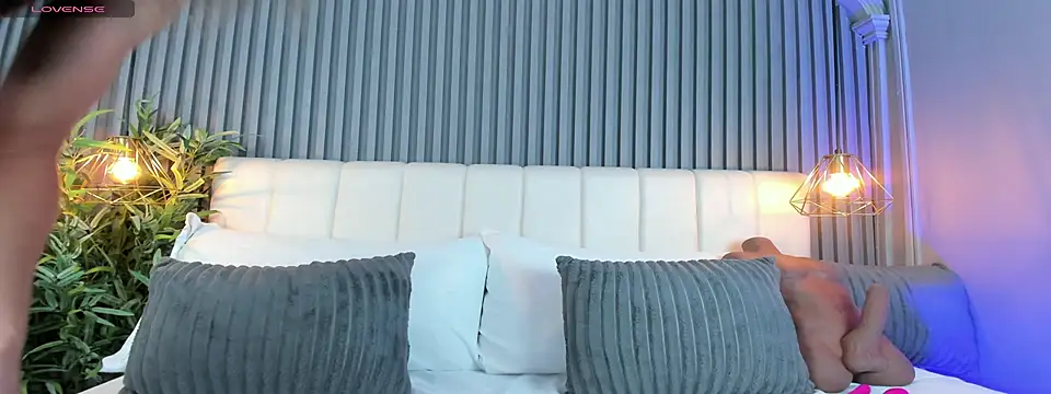 Snapshot of LinaGlam chatting on November 2025 05:14:02 PM LinaGlam online show from November 2025 05:14:02 PM