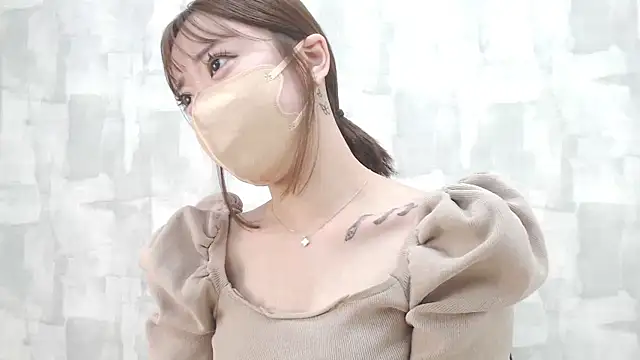 LOVE MOMO LOVE online show from January 2025 02:32:01 PM