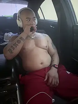 Snapshot of EatMyCake831 chatting on January 2025 07:20:02 PM EatMyCake831 online show from January 2025 07:20:02 PM