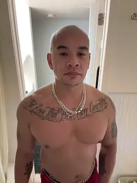 Snapshot of EatMyCake831 chatting on January 2025 06:31:01 PM EatMyCake831 online show from January 2025 06:31:01 PM