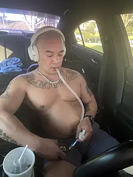 Snapshot of EatMyCake831 chatting on January 2025 05:14:01 PM EatMyCake831 online show from January 2025 05:14:01 PM