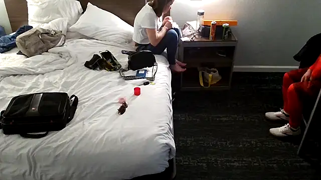 Snapshot of EatMyCake831 chatting on March 2025 12:05:02 AM EatMyCake831 online show from March 2025 12:05:02 AM