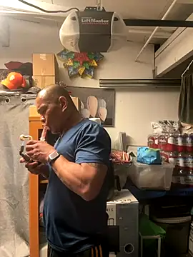 Snapshot of EatMyCake831 chatting on September 2025 10:09:01 AM EatMyCake831 online show from September 2025 10:09:01 AM