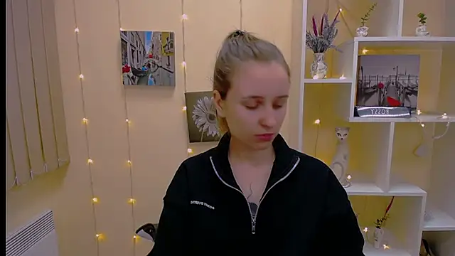 Snapshot of _Nicole_new chatting on March 2025 12:44:02 PM  Nicole new online show from March 2025 12:44:02 PM