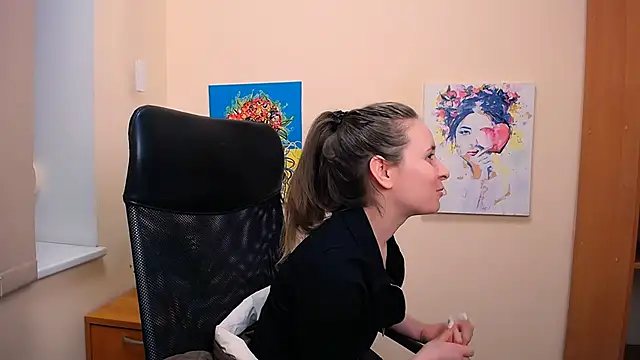 Snapshot of _Nicole_new chatting on March 2025 06:39:02 PM  Nicole new online show from March 2025 06:39:02 PM