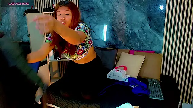 Snapshot of Isalombardi chatting on November 2025 02:45:02 AM Isalombardi online show from November 2025 02:45:02 AM