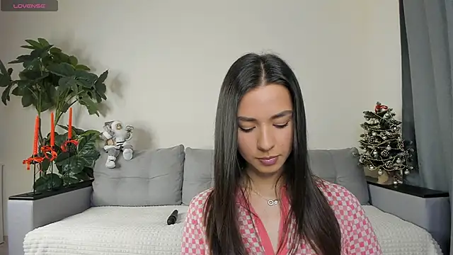 NicoleLuv online show from December 2024 01:09:01 PM