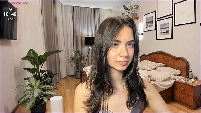 NicoleLuv online show from September 2025 07:04:02 PM