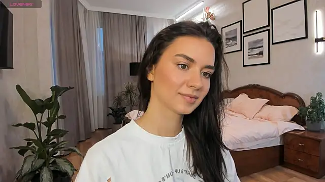 NicoleLuv online show from October 2025 01:29:01 PM