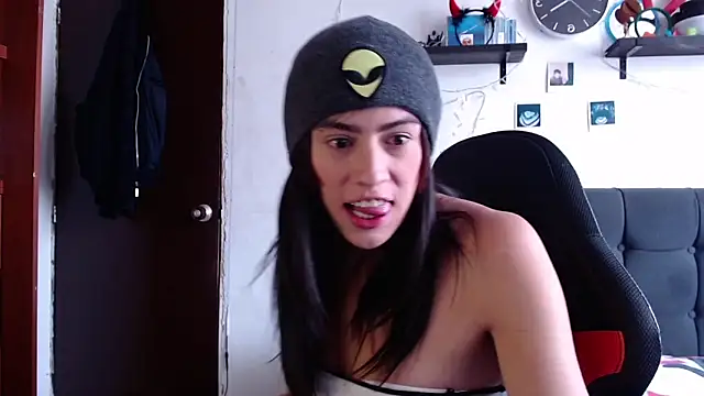 Lauraxdoll online show from February 2025 08:59:02 PM