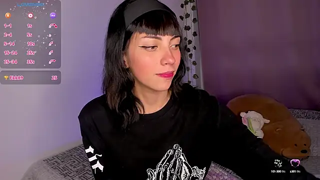 Snapshot of MiaGoth_ chatting on January 2025 03:07:01 AM MiaGoth online show from January 2025 03:07:01 AM