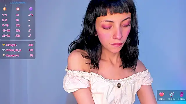 Snapshot of MiaGoth_ chatting on March 2025 07:45:01 AM MiaGoth online show from March 2025 07:45:01 AM