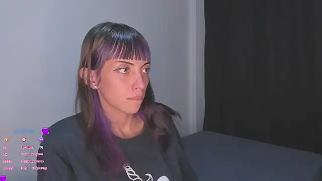 Snapshot of MiaGoth_ chatting on October 2025 01:27:01 AM MiaGoth online show from October 2025 01:27:01 AM