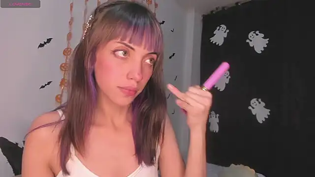 Snapshot of MiaGoth_ chatting on October 2025 04:23:02 AM MiaGoth online show from October 2025 04:23:02 AM