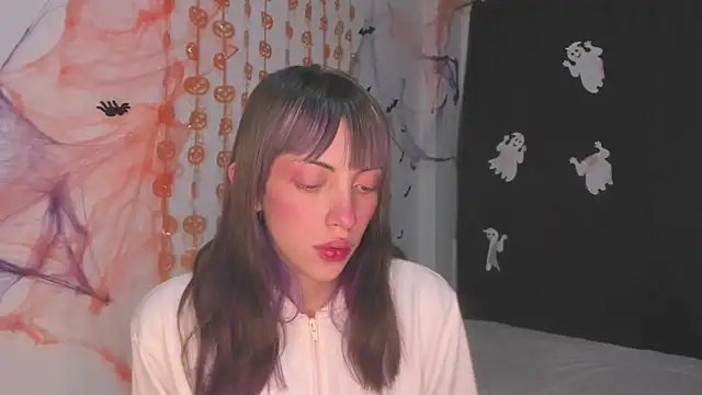 Snapshot of MiaGoth_ chatting on November 2025 12:57:02 AM MiaGoth online show from November 2025 12:57:02 AM