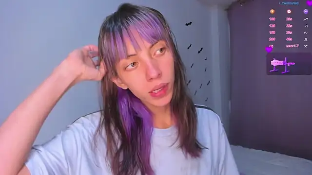 Snapshot of MiaGoth_ chatting on November 2025 12:22:02 AM MiaGoth online show from November 2025 12:22:02 AM