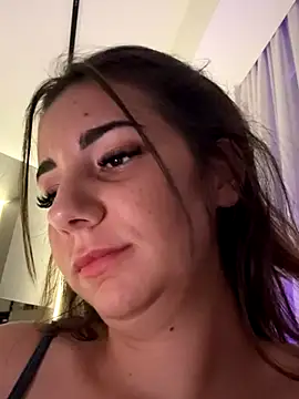 Snapshot of BelleSkye chatting on October 2025 06:53:02 PM BelleSkye online show from October 2025 06:53:02 PM