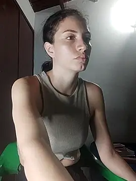 Snapshot of aurelialux chatting on February 2025 10:25:01 PM aurelialux online show from February 2025 10:25:01 PM