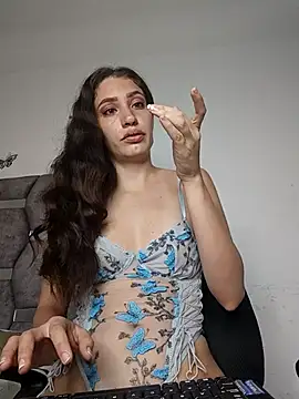 Snapshot of aurelialux chatting on December 2025 08:35:01 PM aurelialux online show from December 2025 08:35:01 PM