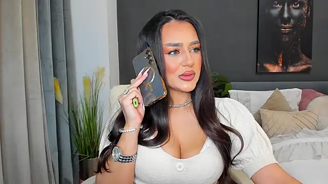 Sonia  Rey online show from December 2025 01:28:02 PM