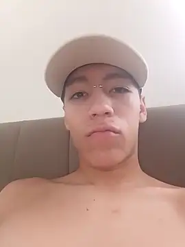 Snapshot of CRYBYT9 chatting on September 2025 03:11:02 PM CRYBYT9 online show from September 2025 03:11:02 PM