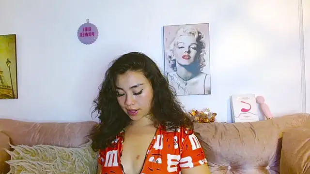 hinataleecs online show from January 2025 10:32:01 AM