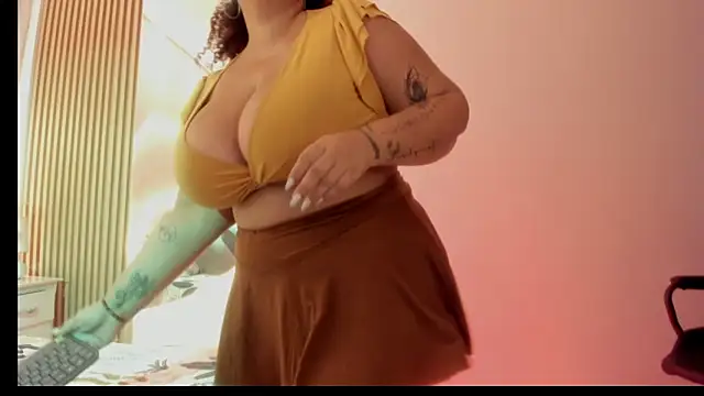 Snapshot of MaraaSweett chatting on November 2025 02:57:02 AM MaraaSweett online show from November 2025 02:57:02 AM