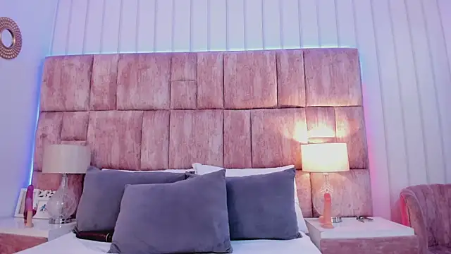 Snapshot of Cloesweet_1 chatting on February 2025 05:45:01 PM Cloesweet 1 online show from February 2025 05:45:01 PM