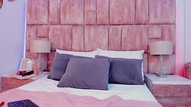 Snapshot of Cloesweet_1 chatting on March 2025 06:21:02 PM Cloesweet 1 online show from March 2025 06:21:02 PM