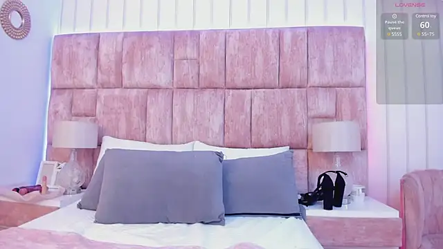 Snapshot of Cloesweet_1 chatting on March 2025 06:32:01 PM Cloesweet 1 online show from March 2025 06:32:01 PM