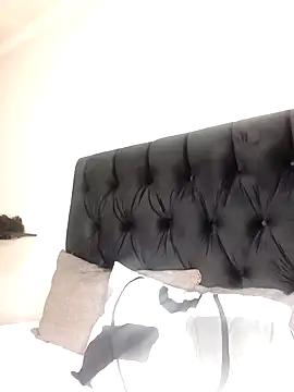 Snapshot of Dark_Berry_26 chatting on November 2025 08:10:01 PM Dark Berry 26 online show from November 2025 08:10:01 PM