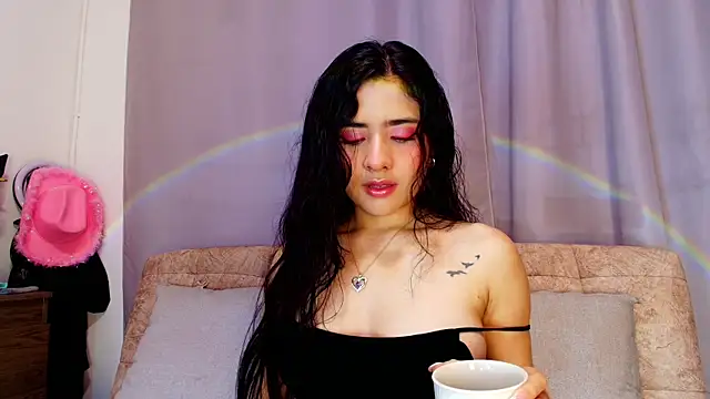 Snapshot of adara_johnson__ chatting on October 2025 11:43:01 AM adara johnson online show from October 2025 11:43:01 AM