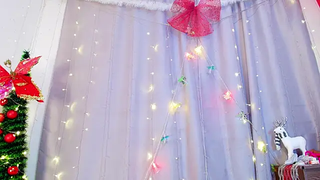 Snapshot of adara_johnson__ chatting on December 2025 11:47:01 AM adara johnson online show from December 2025 11:47:01 AM