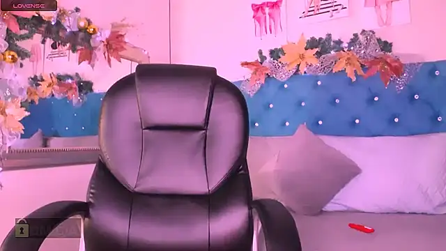 Snapshot of ASHLIE_DIXON1 chatting on December 2024 02:57:01 PM ASHLIE DIXON1 online show from December 2024 02:57:01 PM