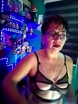 TRISH MILF online show from December 2024 01:39:02 AM