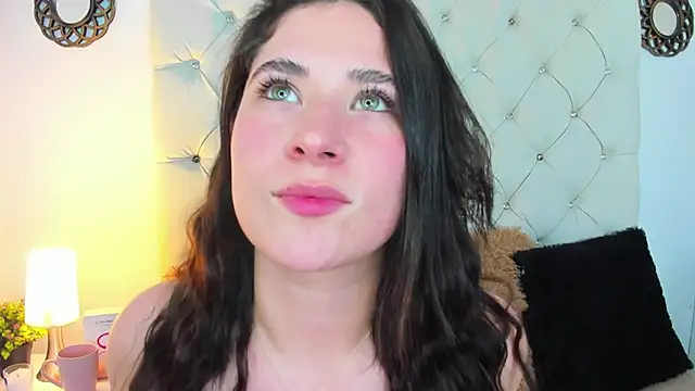 Snapshot of ValeryLovee chatting on December 2024 04:43:01 AM ValeryLovee online show from December 2024 04:43:01 AM