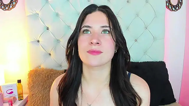 Snapshot of ValeryLovee chatting on January 2025 09:35:01 AM ValeryLovee online show from January 2025 09:35:01 AM