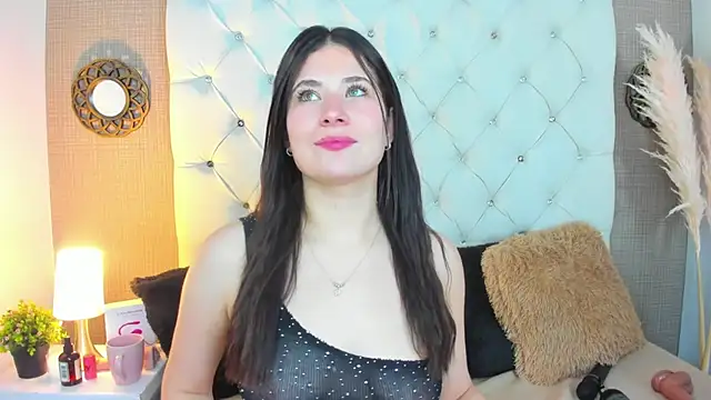 Snapshot of ValeryLovee chatting on February 2025 09:32:01 AM ValeryLovee online show from February 2025 09:32:01 AM