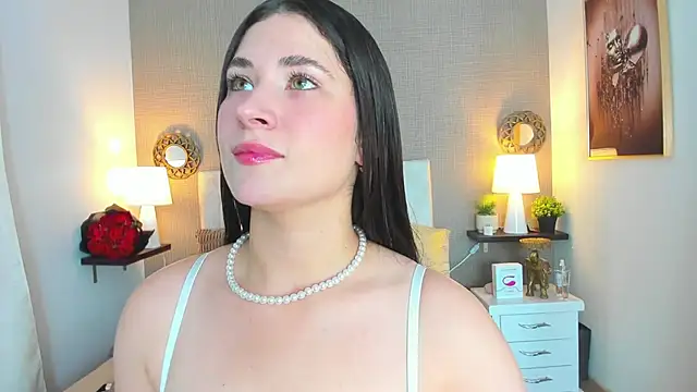 Snapshot of ValeryLovee chatting on December 2025 03:00:01 AM ValeryLovee online show from December 2025 03:00:01 AM